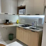 Suh Lapa 10 Metro Gloria